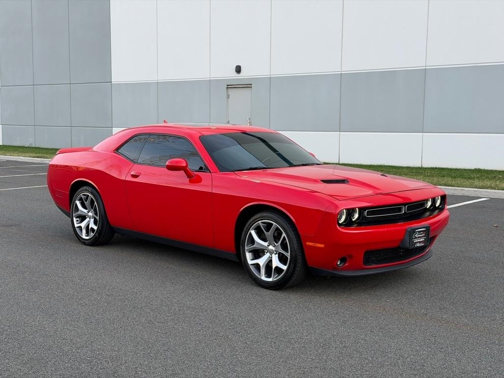 Dodge Challenger SXT Plus 2D Coupe 2016