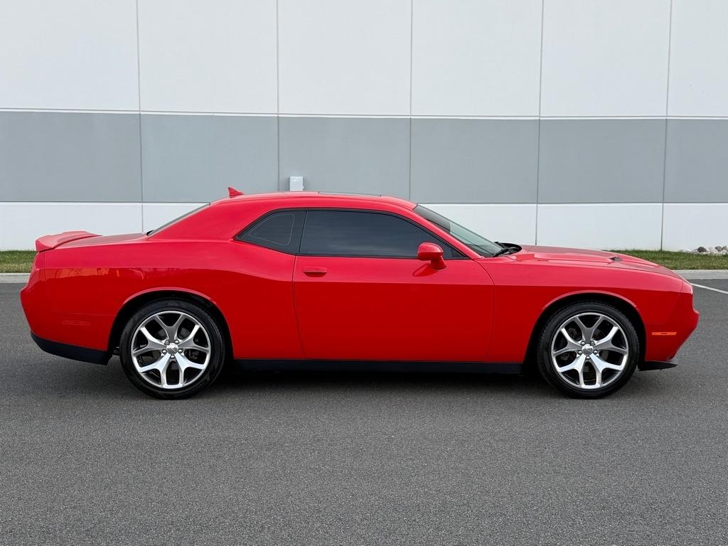 Dodge Challenger SXT Plus 2D Coupe 2016