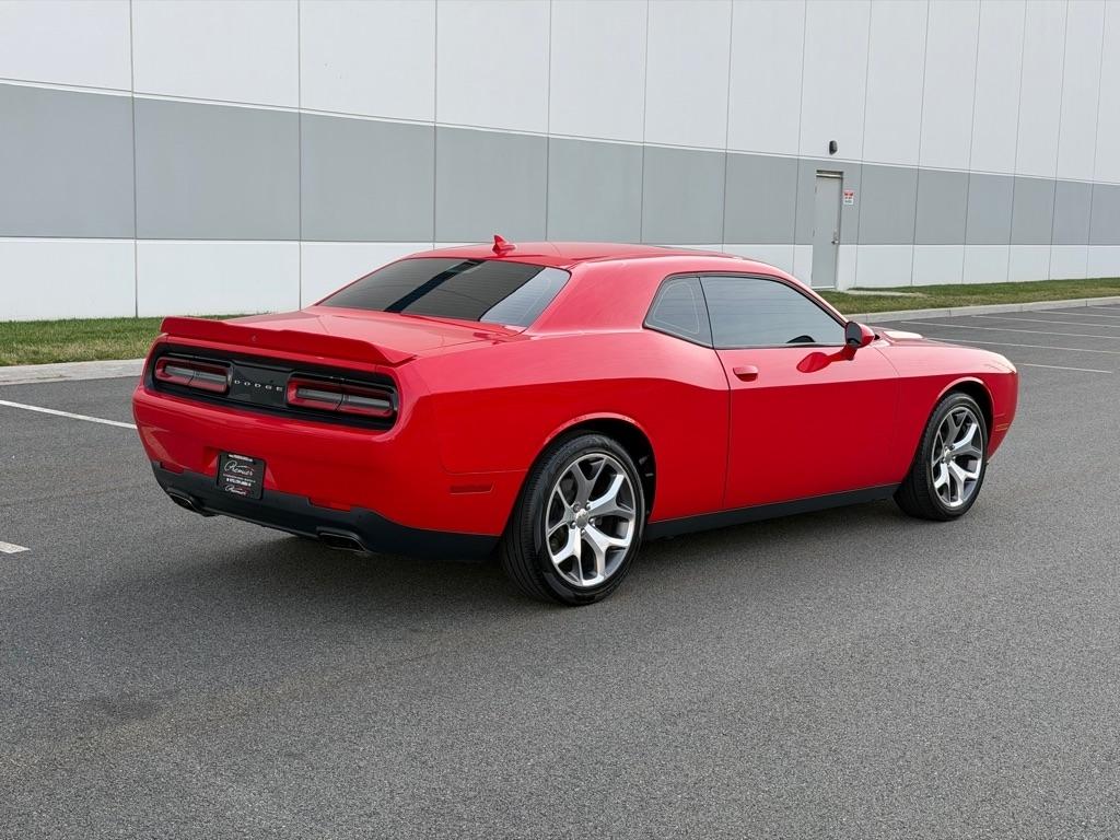 Dodge Challenger SXT Plus 2D Coupe 2016
