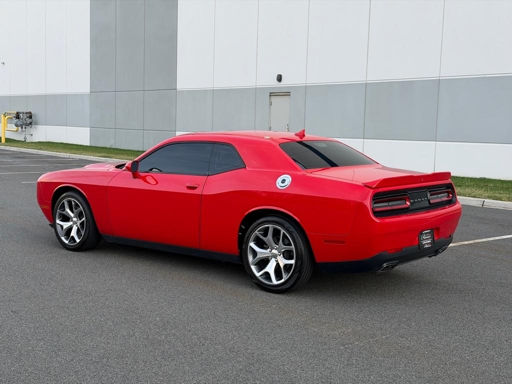 Dodge Challenger SXT Plus 2D Coupe 2016