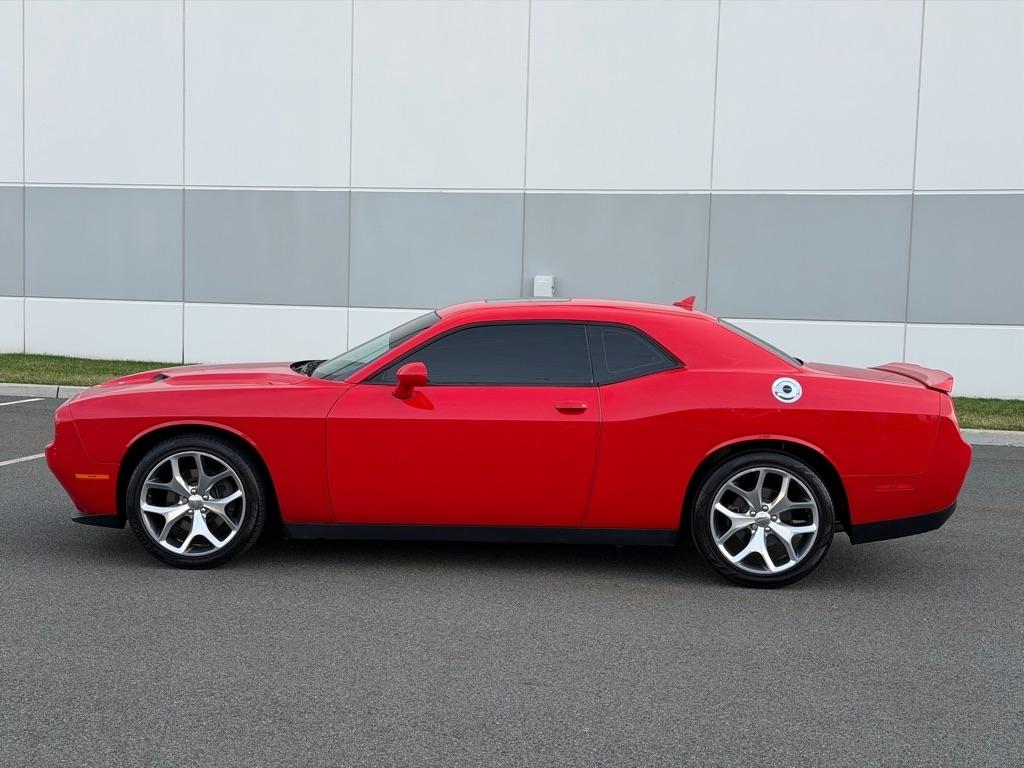 Dodge Challenger SXT Plus 2D Coupe 2016