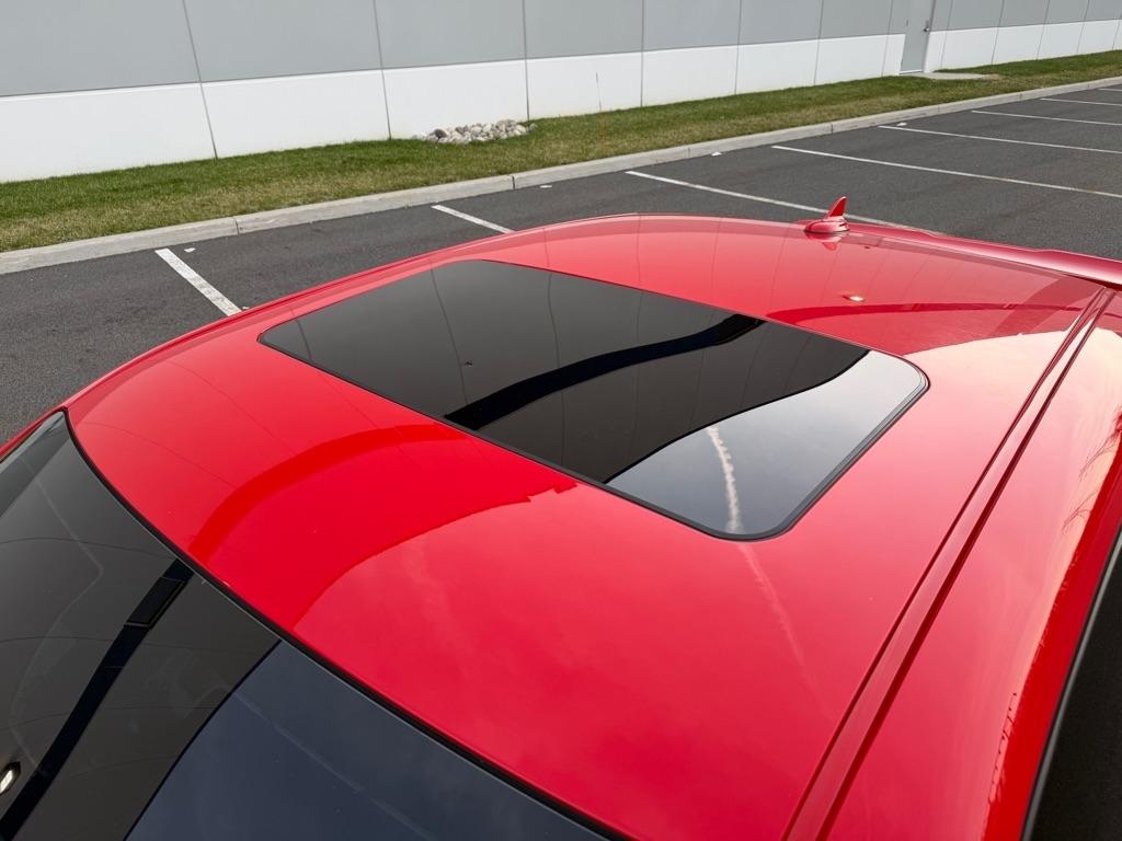 Dodge Challenger SXT Plus 2D Coupe 2016