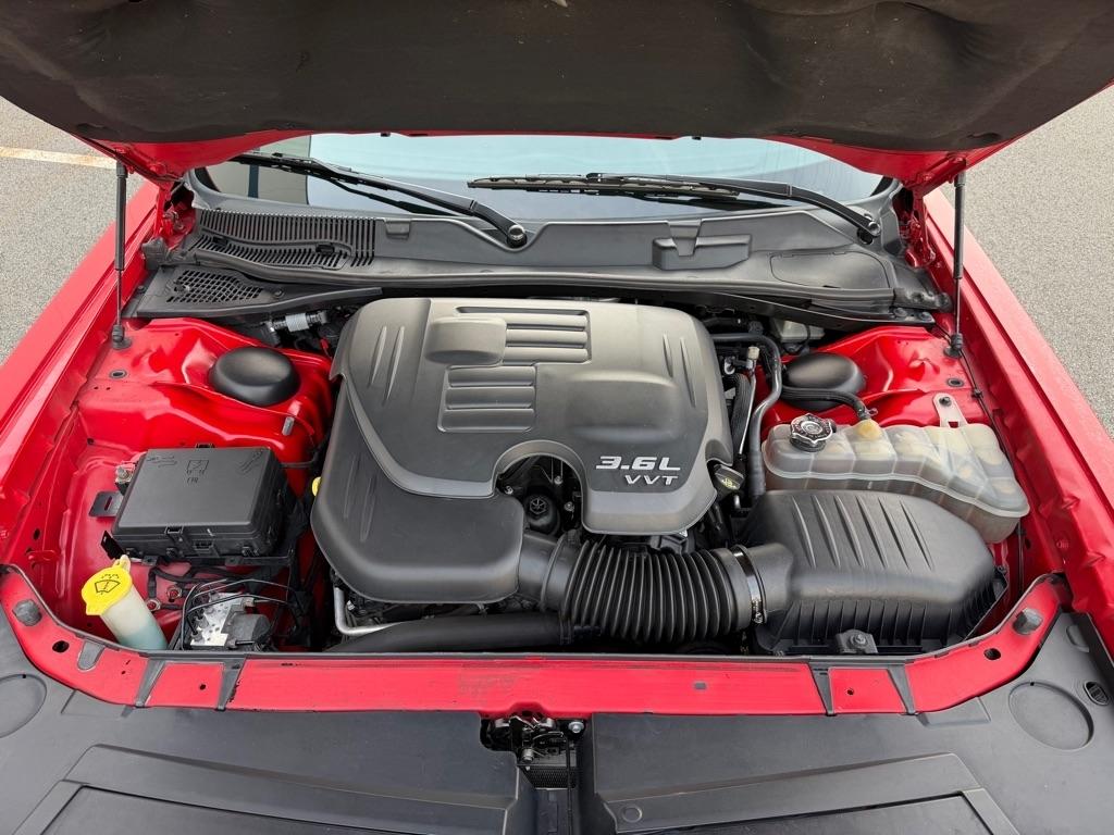 Dodge Challenger SXT Plus 2D Coupe 2016