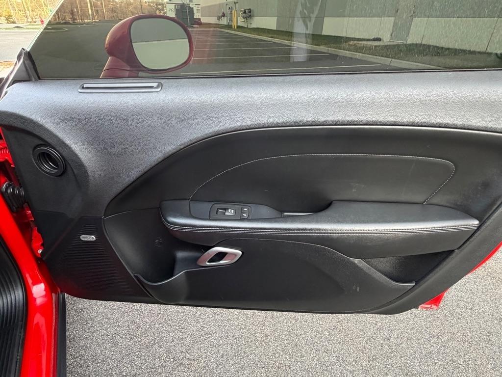 Dodge Challenger SXT Plus 2D Coupe 2016