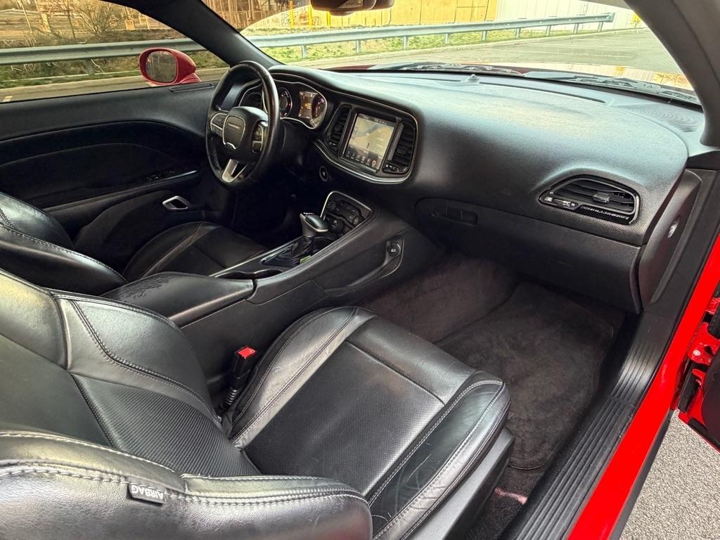 Dodge Challenger SXT Plus 2D Coupe 2016