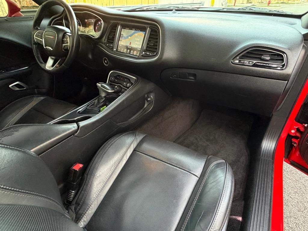 Dodge Challenger SXT Plus 2D Coupe 2016