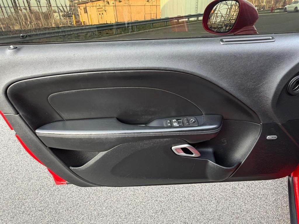 Dodge Challenger SXT Plus 2D Coupe 2016