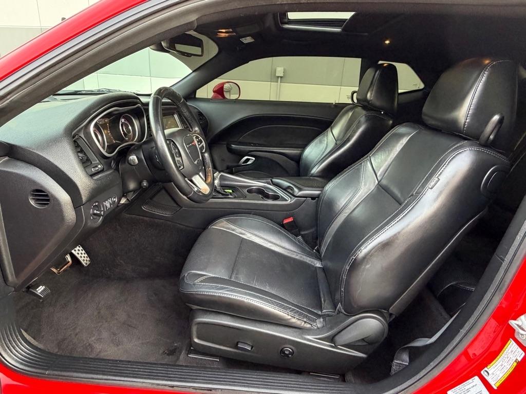 Dodge Challenger SXT Plus 2D Coupe 2016