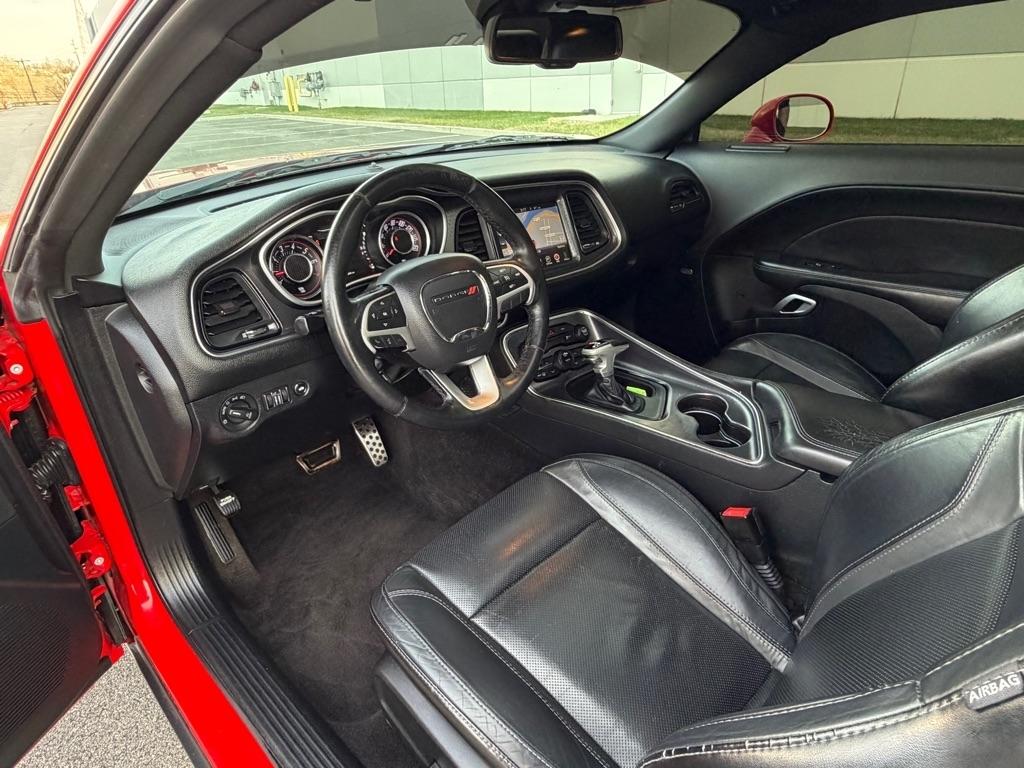 Dodge Challenger SXT Plus 2D Coupe 2016