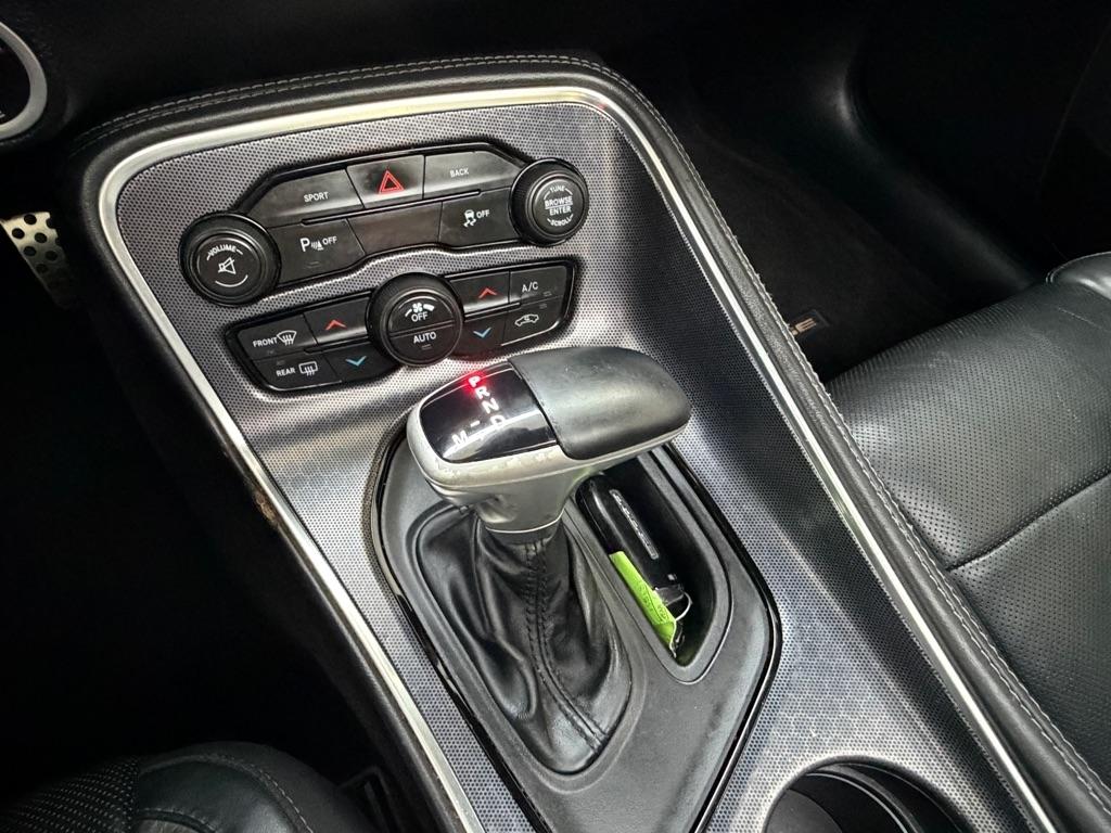 Dodge Challenger SXT Plus 2D Coupe 2016