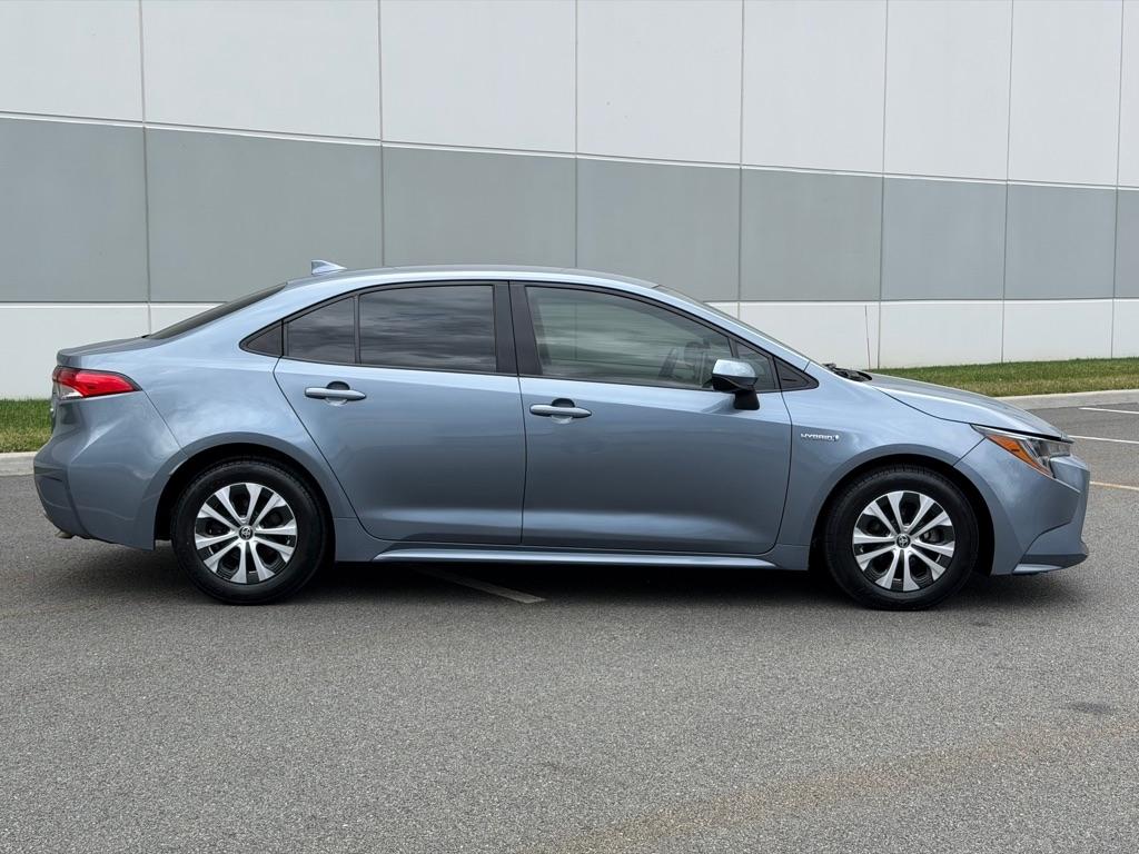 Toyota Corolla LE Hybrid 2021