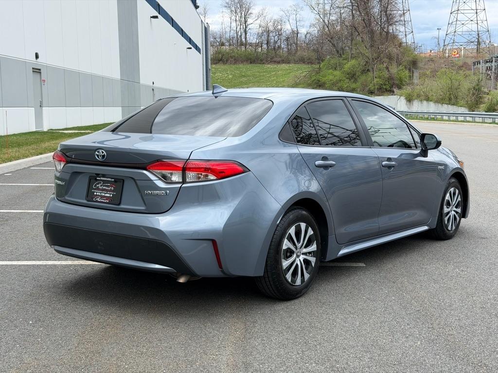 Toyota Corolla LE Hybrid 2021