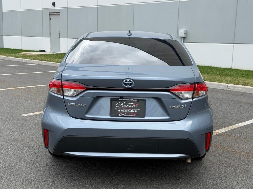 Toyota Corolla LE Hybrid 2021