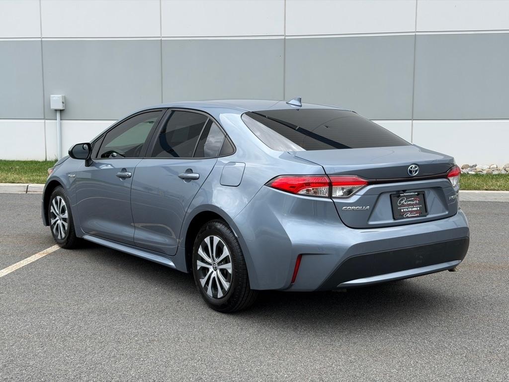 Toyota Corolla LE Hybrid 2021