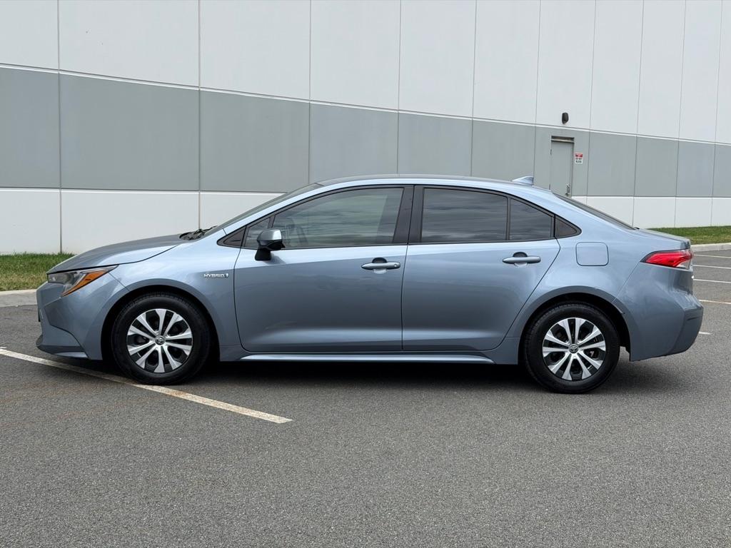 Toyota Corolla LE Hybrid 2021