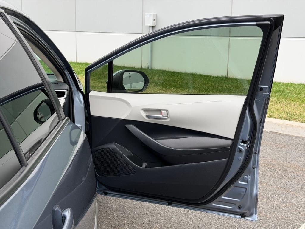 Toyota Corolla LE Hybrid 2021