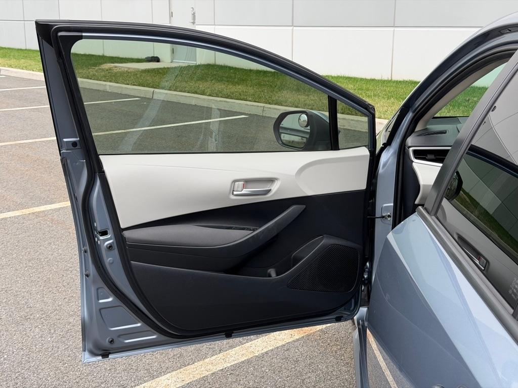 Toyota Corolla LE Hybrid 2021