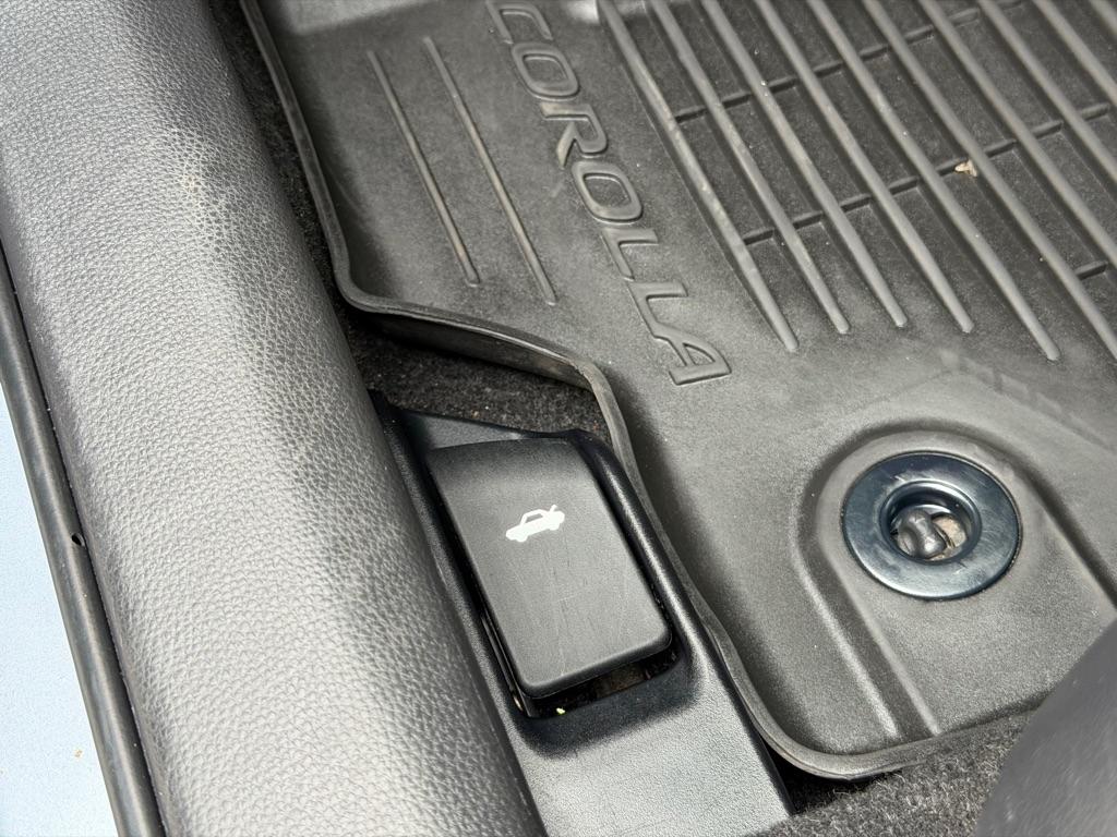 Toyota Corolla LE Hybrid 2021