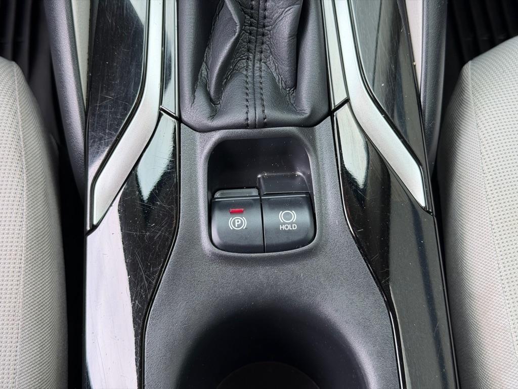 Toyota Corolla LE Hybrid 2021