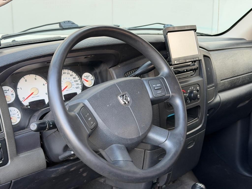 Dodge Ram 2500 4dr Quad Cab 160.5" WB 4WD ST 2004