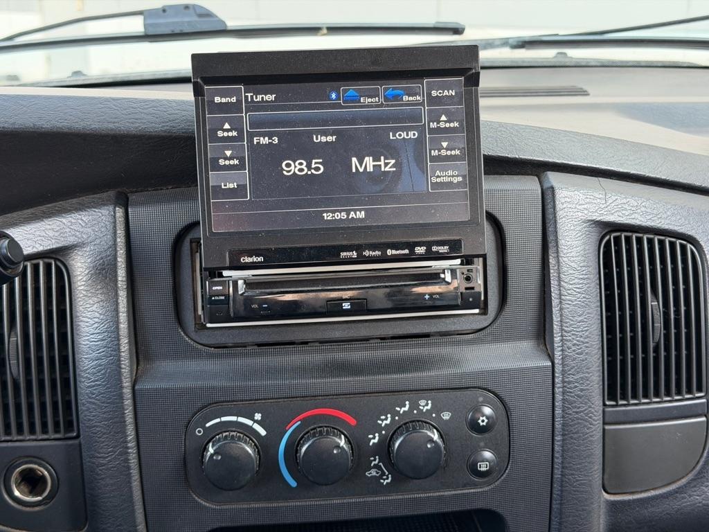 Dodge Ram 2500 4dr Quad Cab 160.5" WB 4WD ST 2004