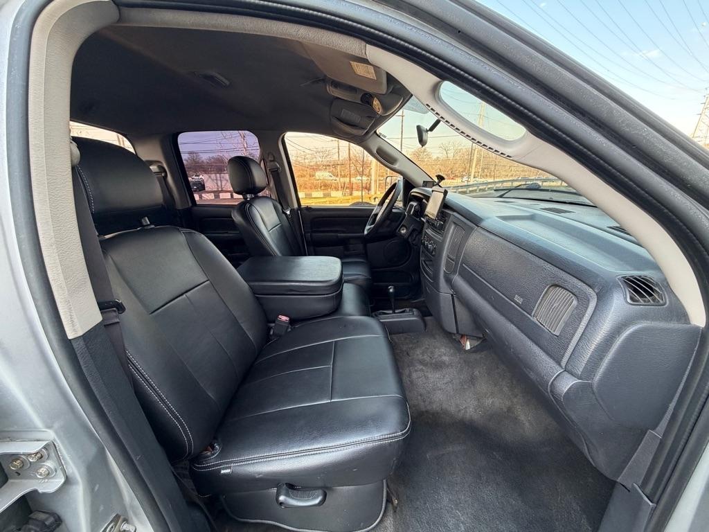 Dodge Ram 2500 4dr Quad Cab 160.5" WB 4WD ST 2004