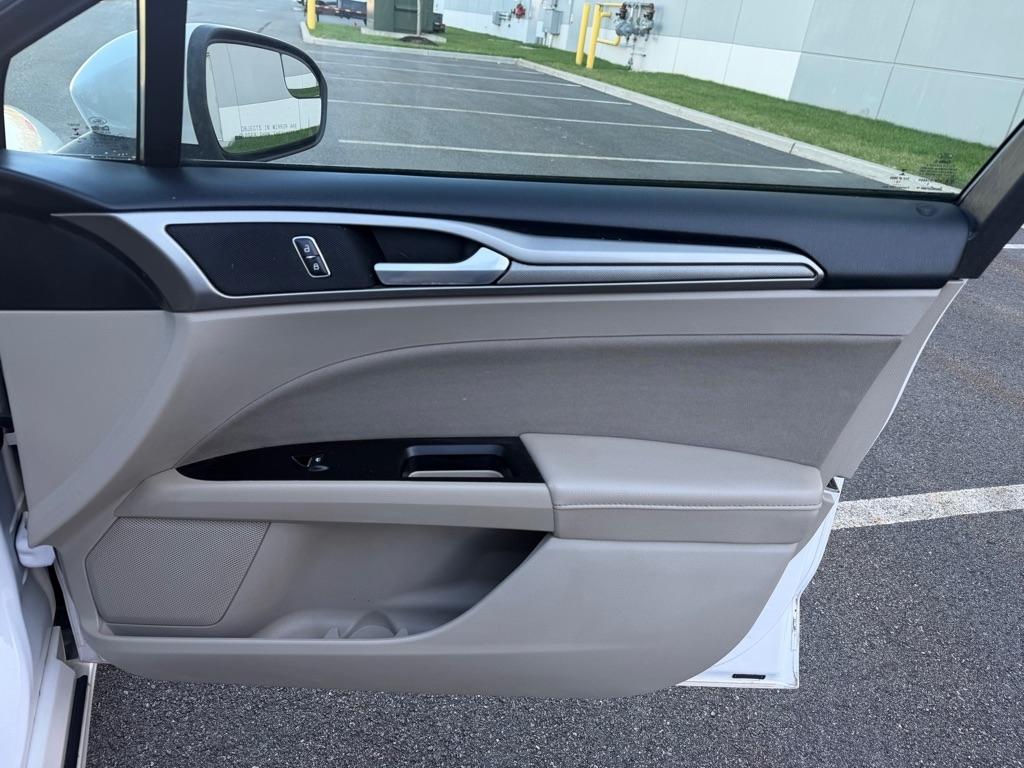 Ford Fusion Hybrid  2017