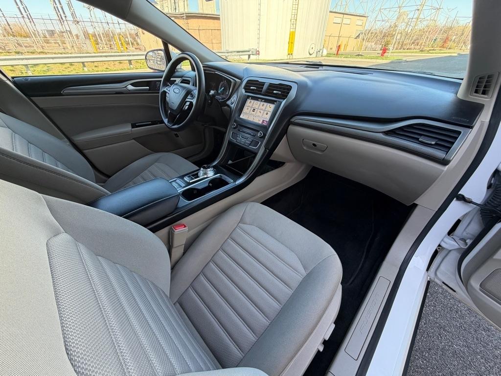 Ford Fusion Hybrid  2017