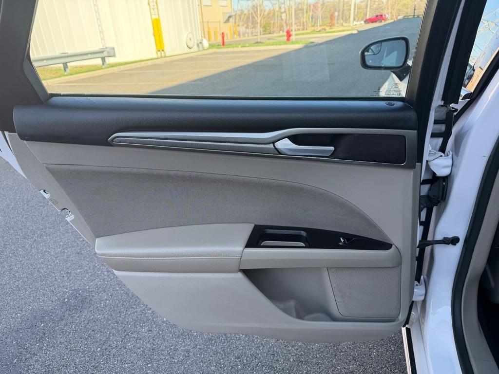 Ford Fusion Hybrid  2017