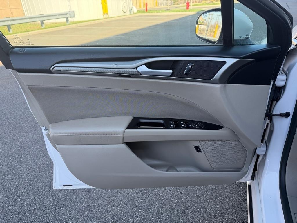 Ford Fusion Hybrid  2017