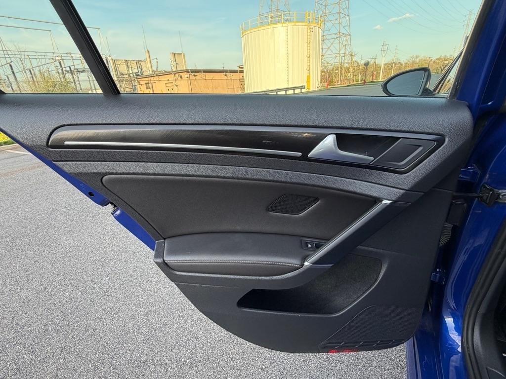 Volkswagen Golf R  2016