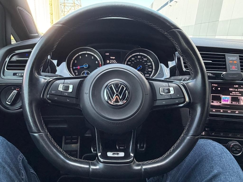 Volkswagen Golf R  2016