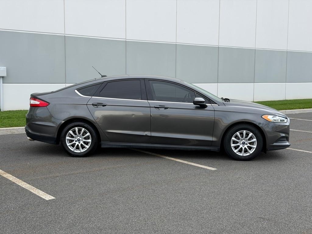 Ford Fusion S 2015