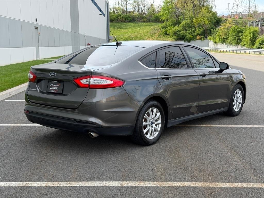 Ford Fusion S 2015