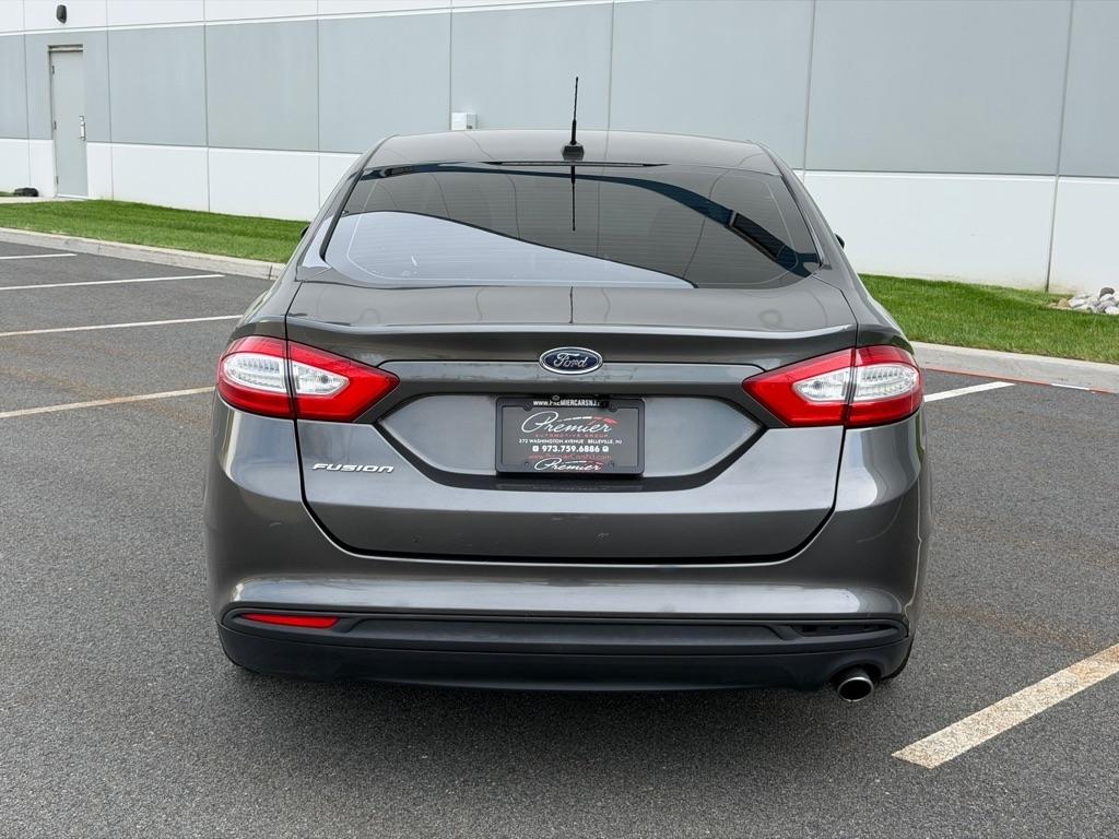 Ford Fusion S 2015