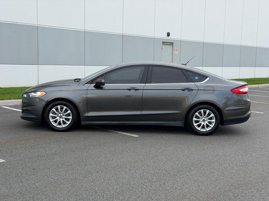 Ford Fusion S 2015