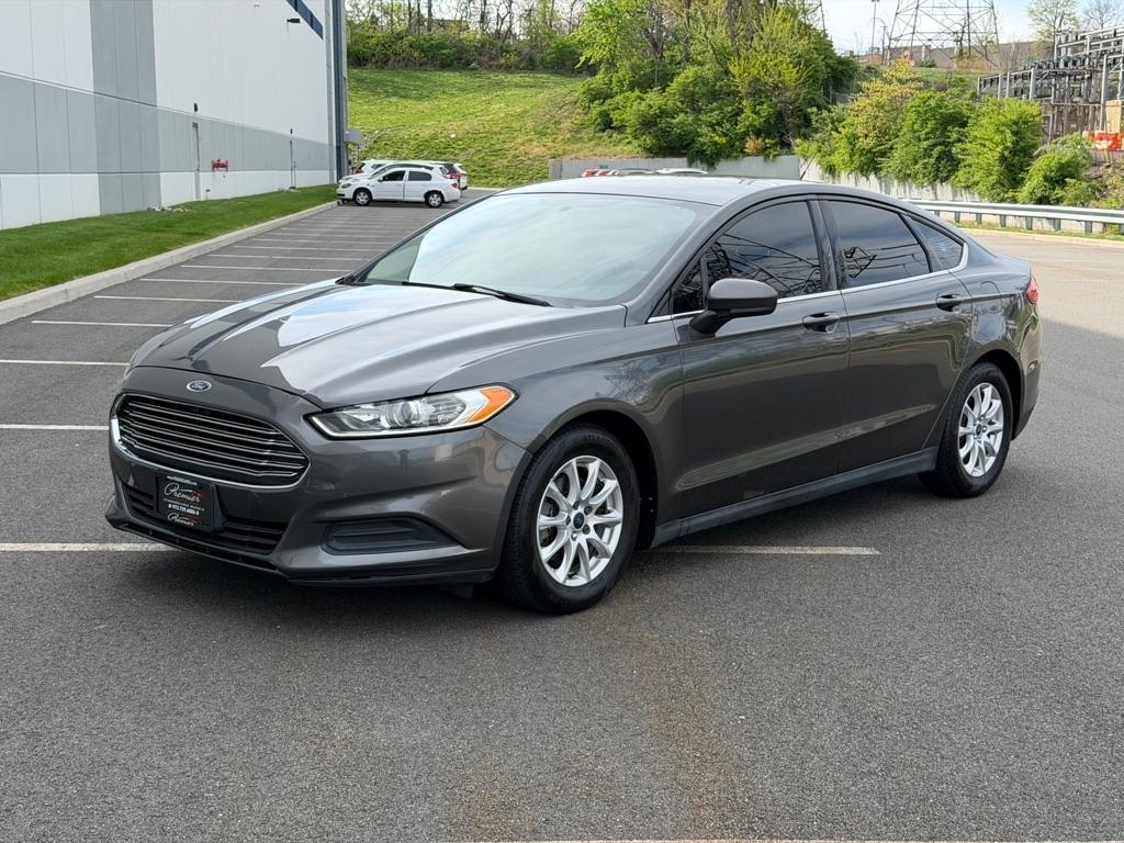 Ford Fusion S 2015