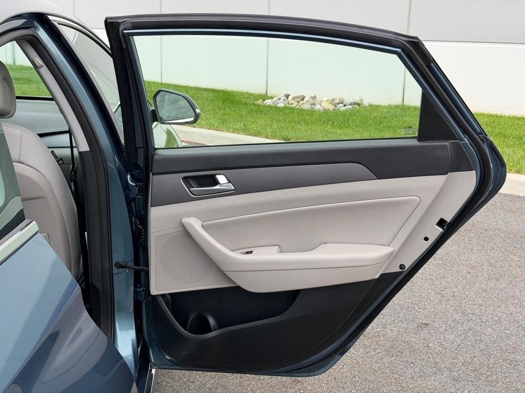 Hyundai Sonata Hybrid  2016