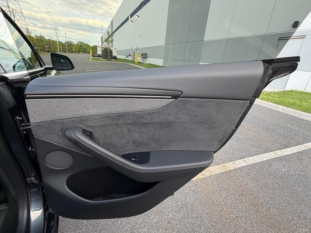 Tesla Model Y Long Range AWD 2026