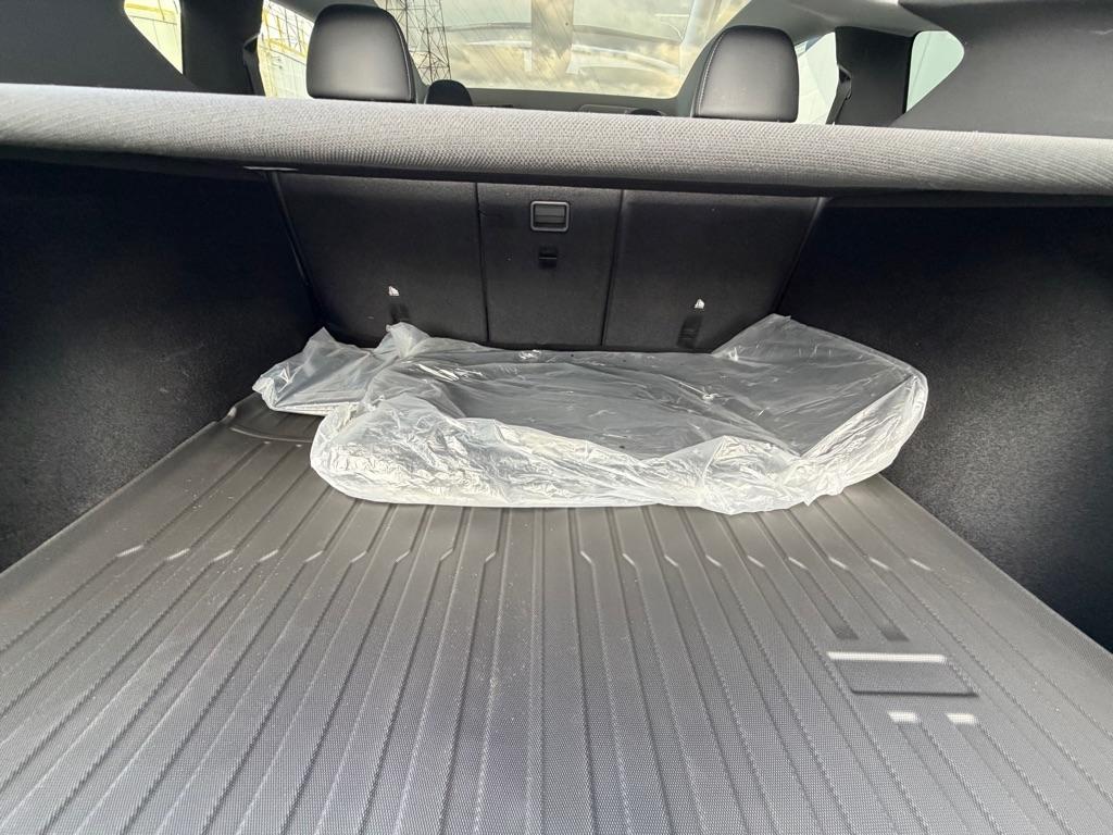 Tesla Model Y Long Range AWD 2026
