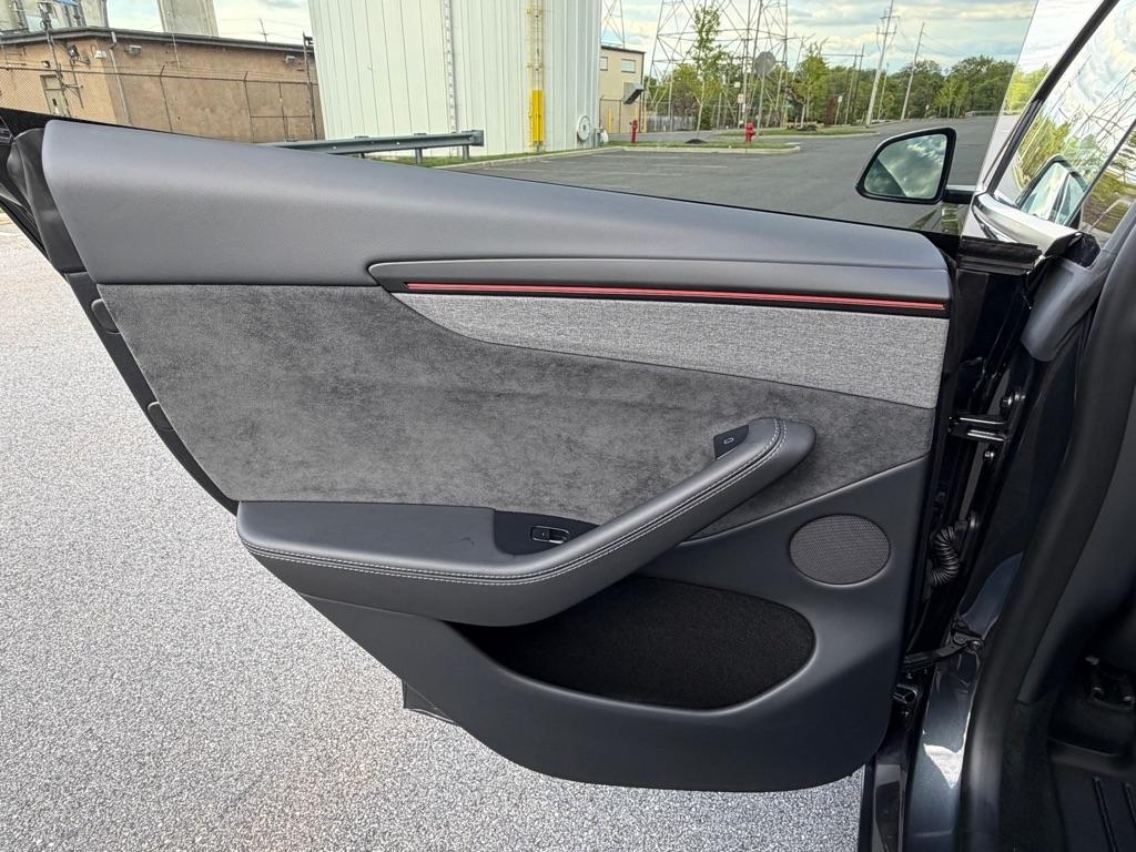 Tesla Model Y Long Range AWD 2026