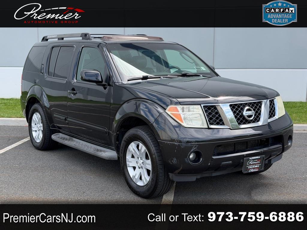 2005 Nissan Pathfinder LE 4X4's photo
