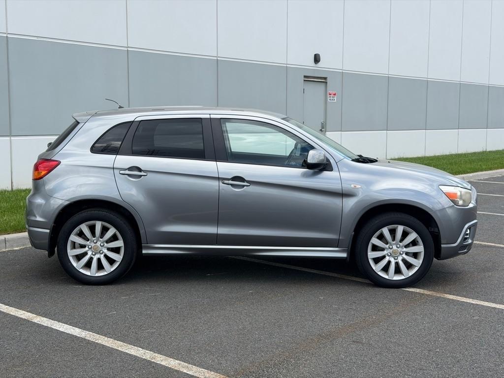 Mitsubishi Outlander Sport SE 2011