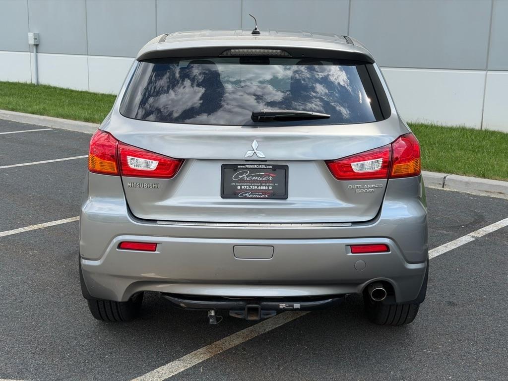 Mitsubishi Outlander Sport SE 2011