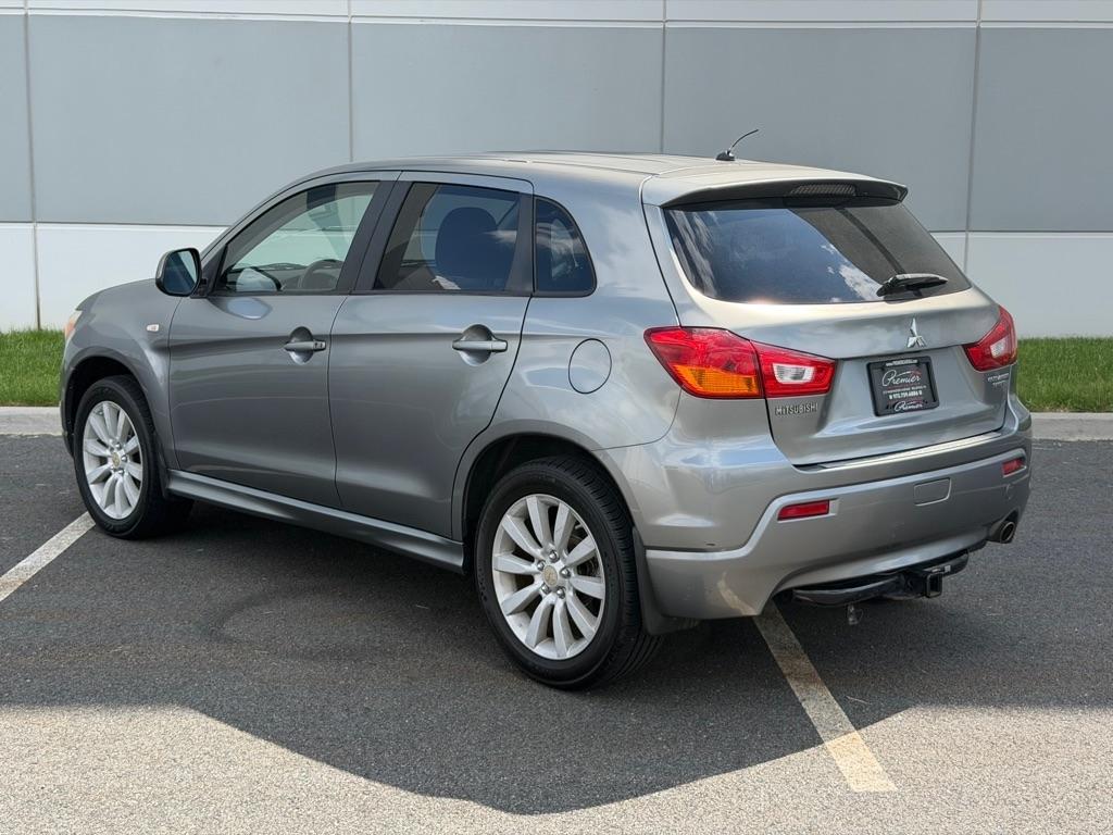 Mitsubishi Outlander Sport SE 2011