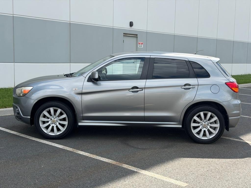 Mitsubishi Outlander Sport SE 2011
