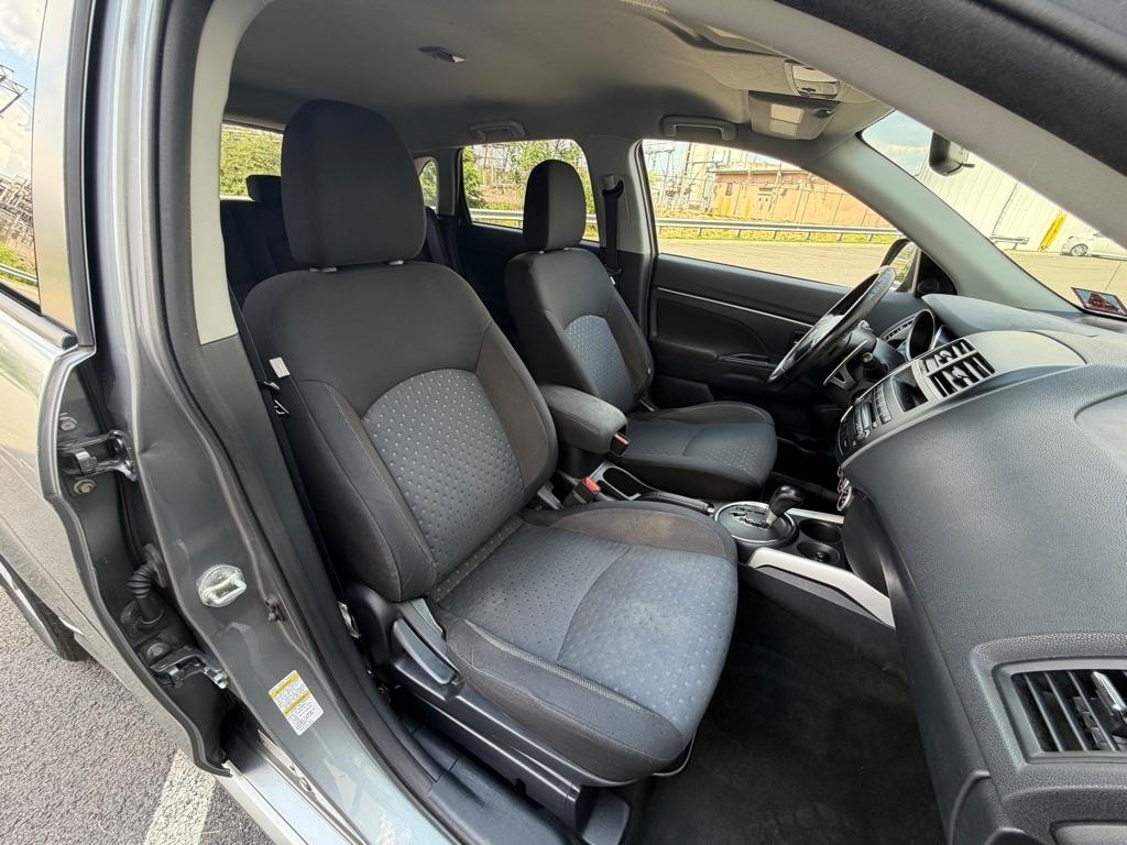 Mitsubishi Outlander Sport SE 2011