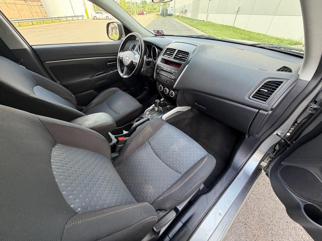 Mitsubishi Outlander Sport SE 2011
