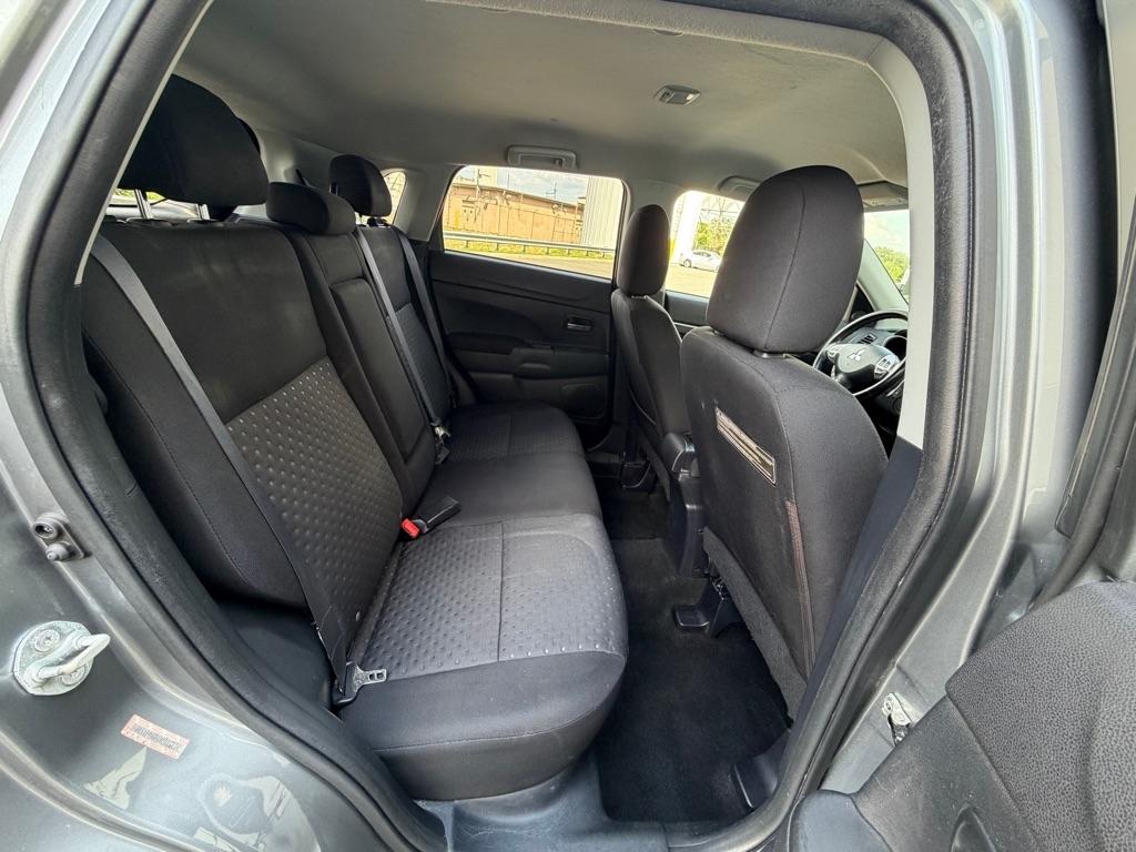Mitsubishi Outlander Sport SE 2011