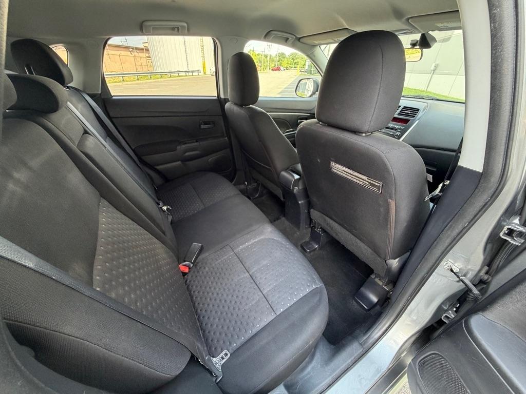 Mitsubishi Outlander Sport SE 2011